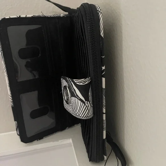 Vera Bradley Bedford Blooms Wallet - Picture 2 of 8